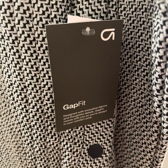 Gap Sweater - Picture 2 of 2